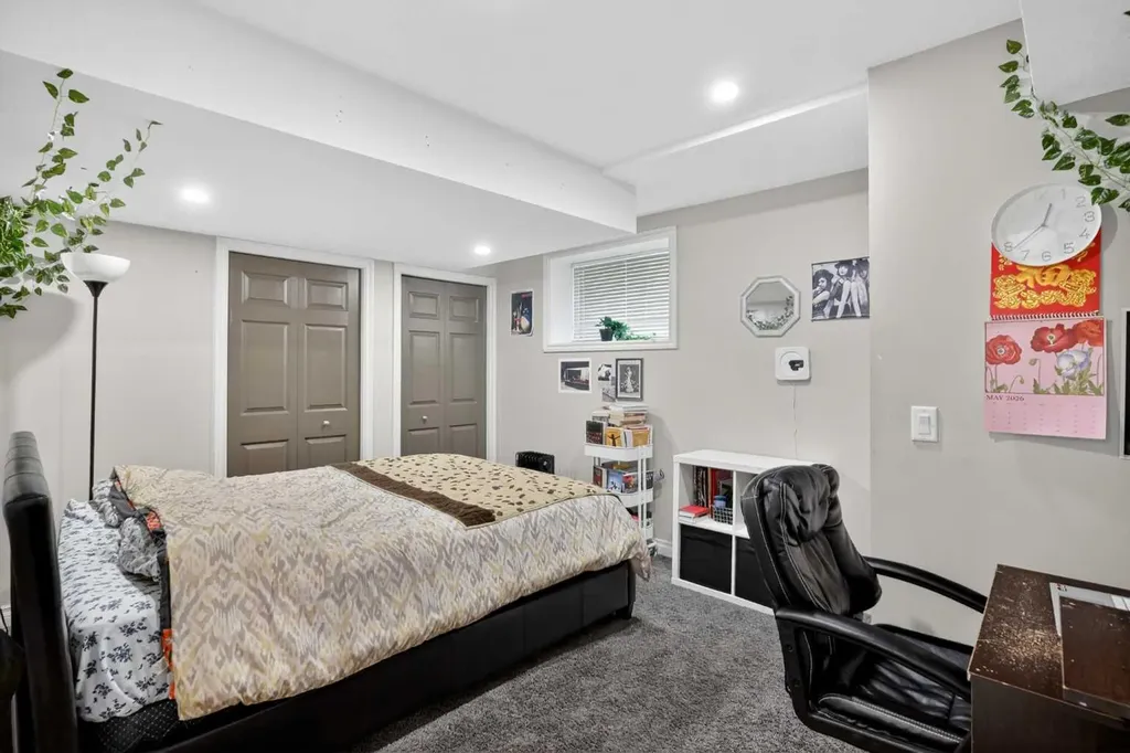 32 Evanspark Circle NW Calgary AB T3P0B3