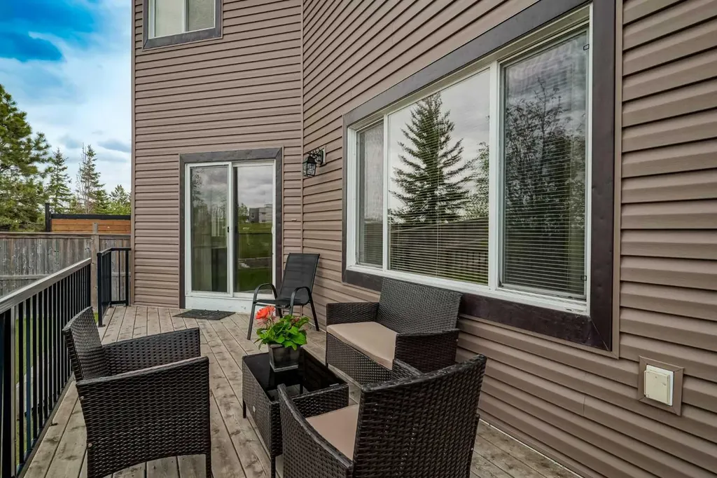 32 Evanspark Circle NW Calgary AB T3P0B3