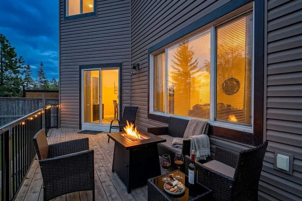 32 Evanspark Circle NW Calgary AB T3P0B3