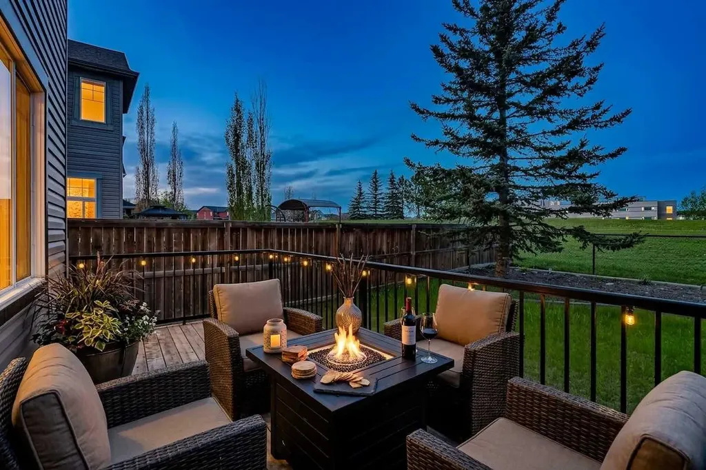 32 Evanspark Circle NW Calgary AB T3P0B3