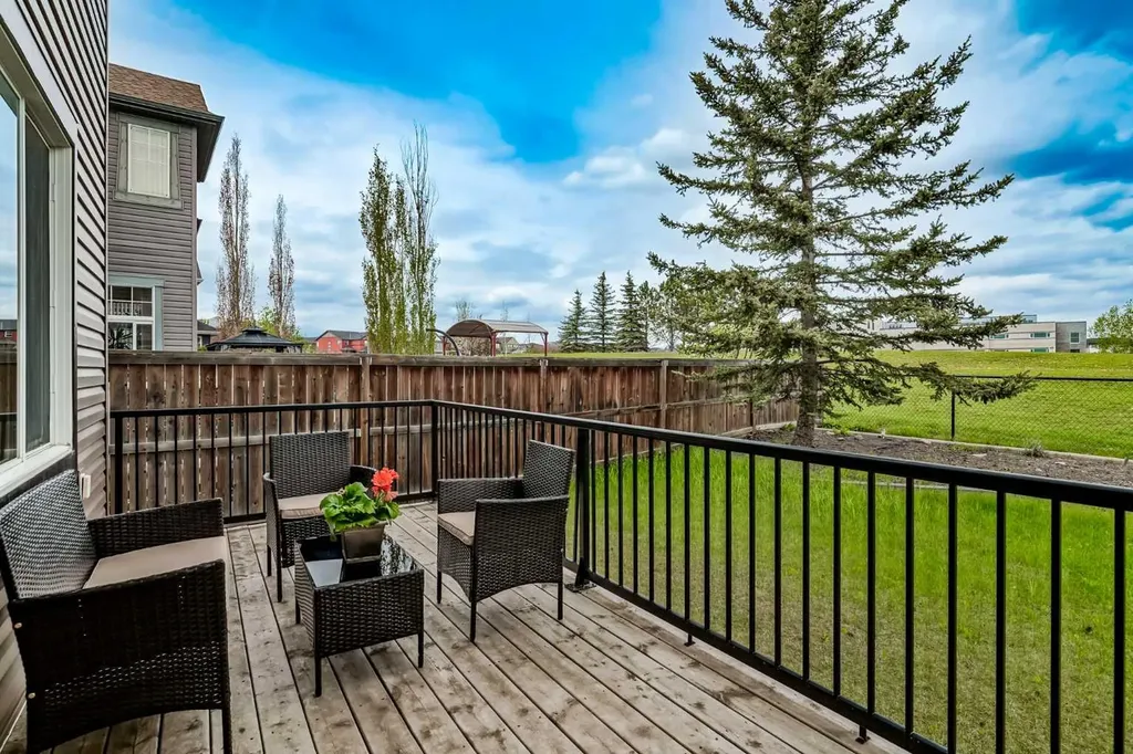 32 Evanspark Circle NW Calgary AB T3P0B3