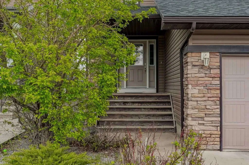 32 Evanspark Circle NW Calgary AB T3P0B3