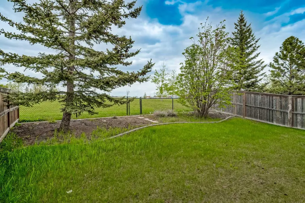 32 Evanspark Circle NW Calgary AB T3P0B3