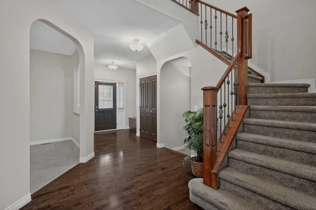 32 Evanspark Circle NW Calgary AB T3P0B3