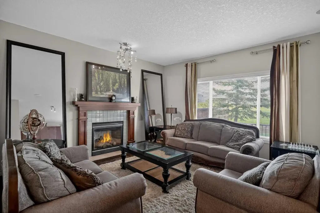 32 Evanspark Circle NW Calgary AB T3P0B3