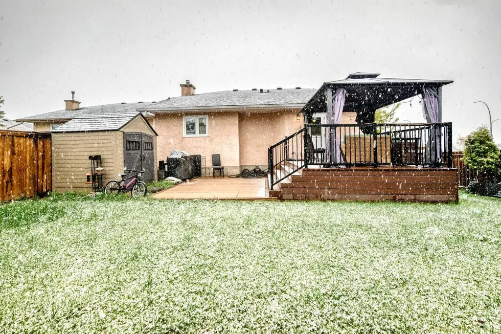 123 Millbank Road SW Calgary AB T2Y 2Y9