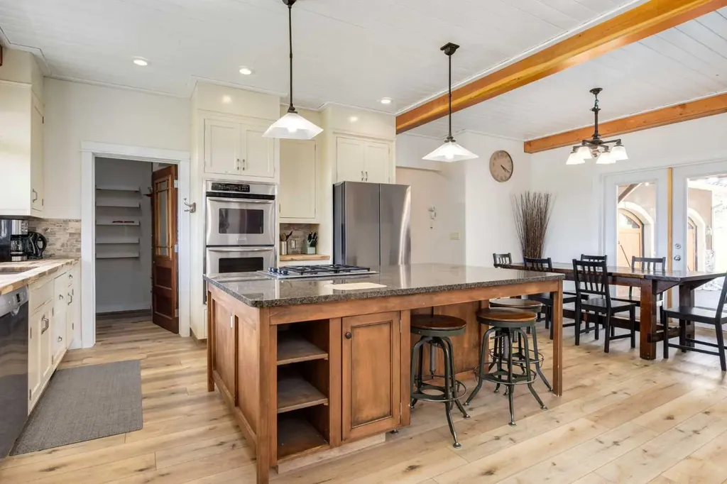 274183 304 Street W Rural Foothills County AB T0L1K0