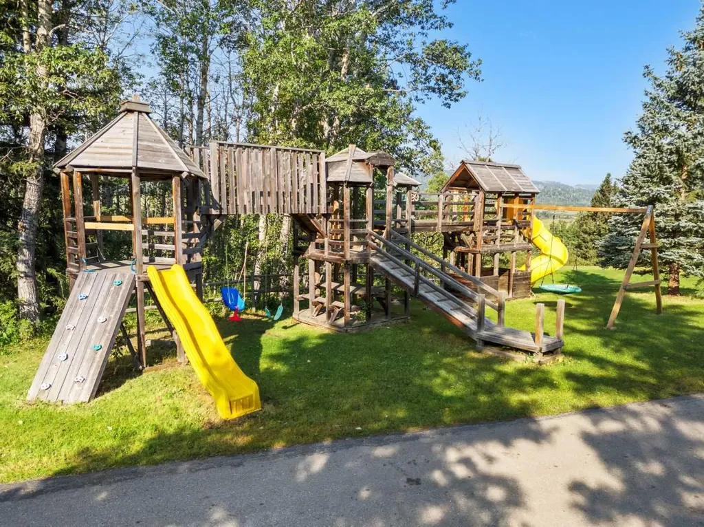 274183 304 Street W Rural Foothills County AB T0L1K0