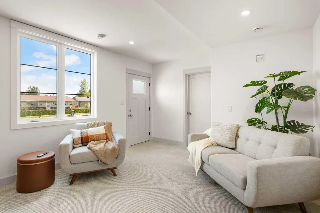 5032 48 Street Rocky Mountain House AB T4T 1C1