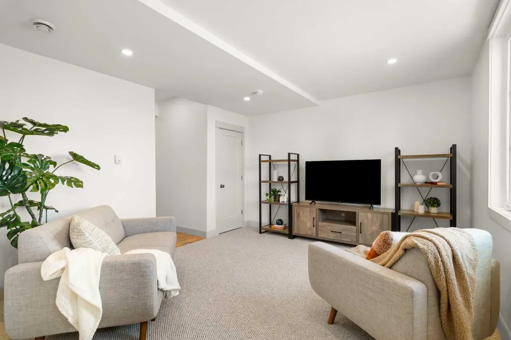 5032 48 Street Rocky Mountain House AB T4T 1C1