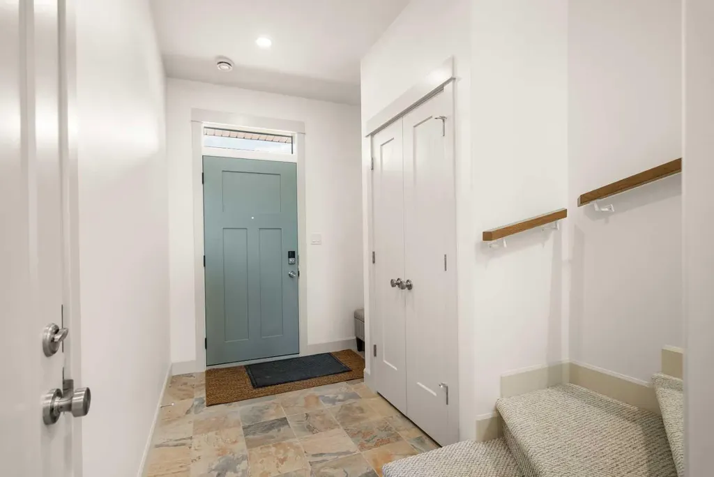 5032 48 Street Rocky Mountain House AB T4T 1C1