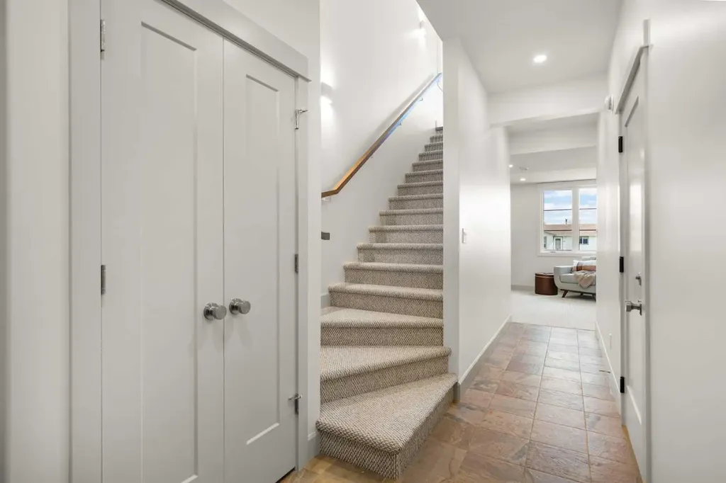 5032 48 Street Rocky Mountain House AB T4T 1C1