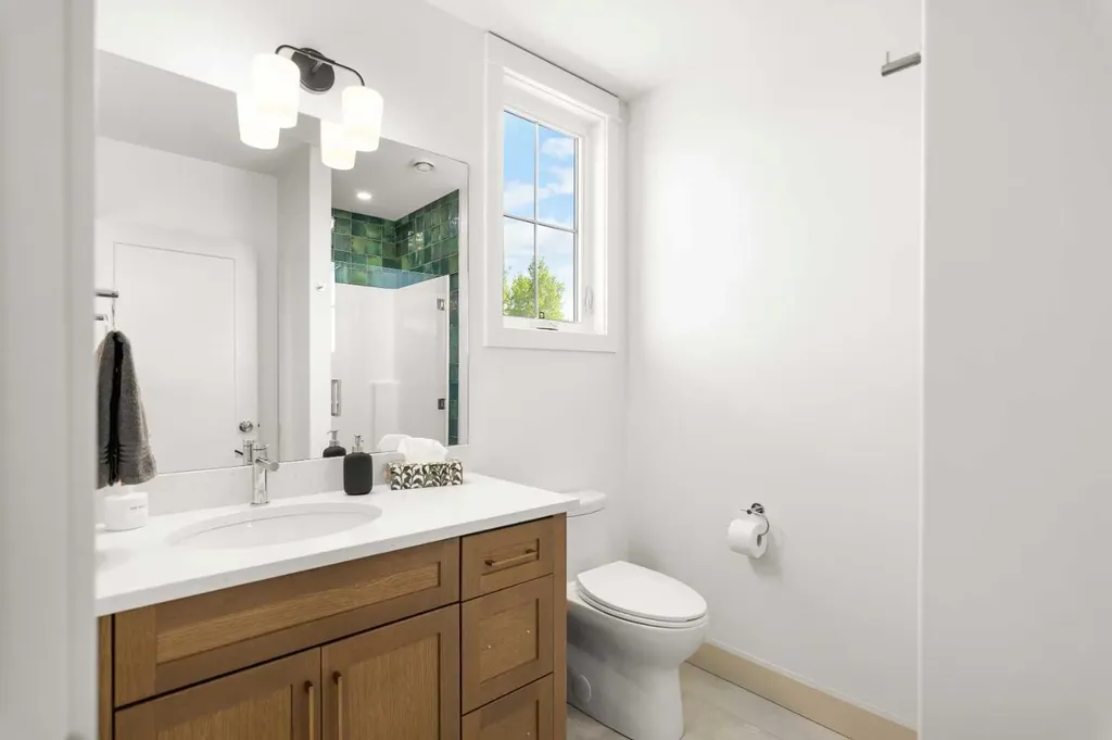 5032 48 Street Rocky Mountain House AB T4T 1C1