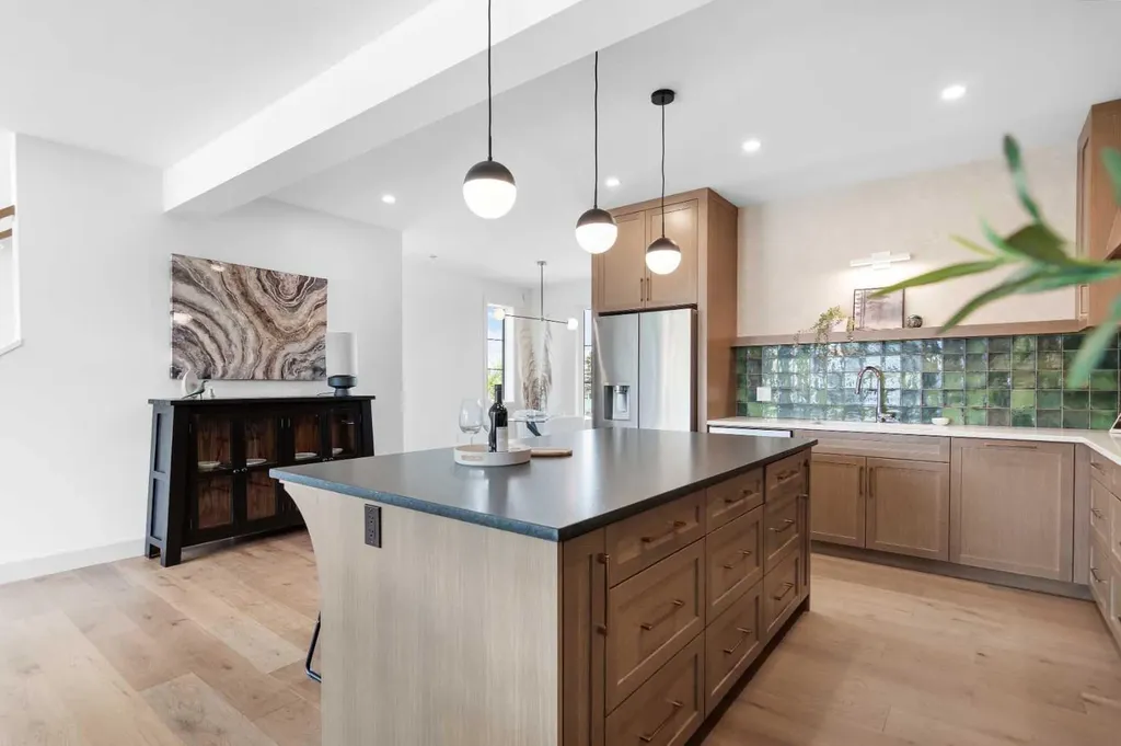 5032 48 Street Rocky Mountain House AB T4T 1C1