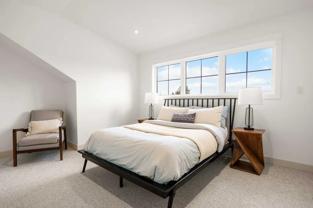 5032 48 Street Rocky Mountain House AB T4T 1C1