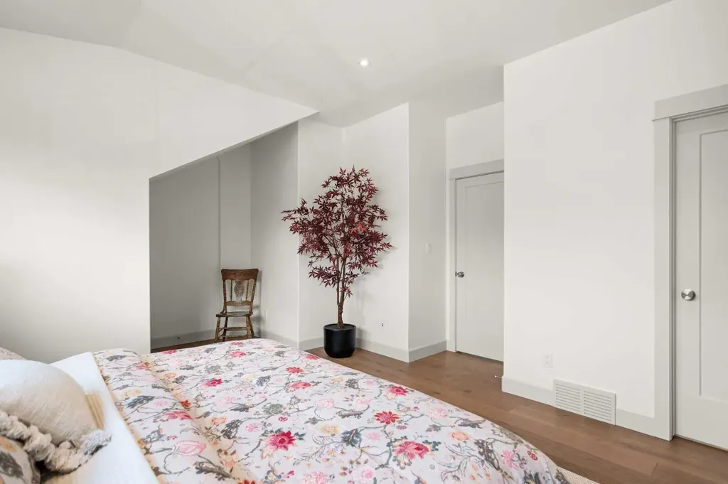5032 48 Street Rocky Mountain House AB T4T 1C1