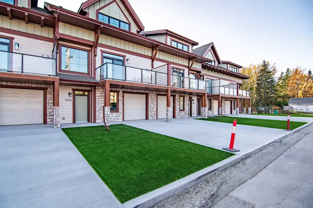 5032 48 Street Rocky Mountain House AB T4T 1C1