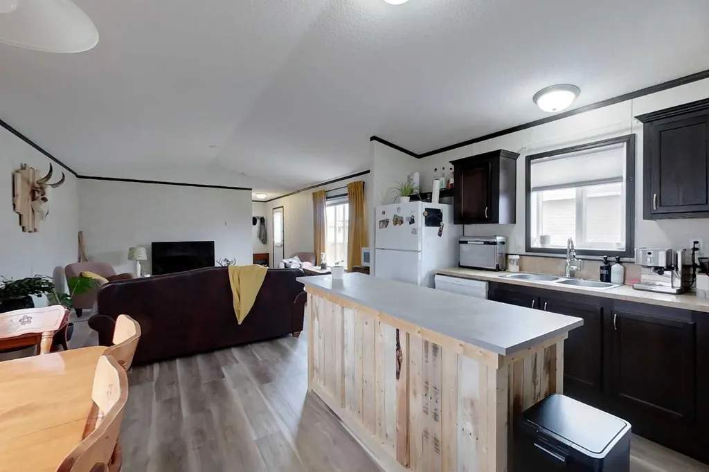 404 6 Avenue NW Slave Lake AB T0G 2A1