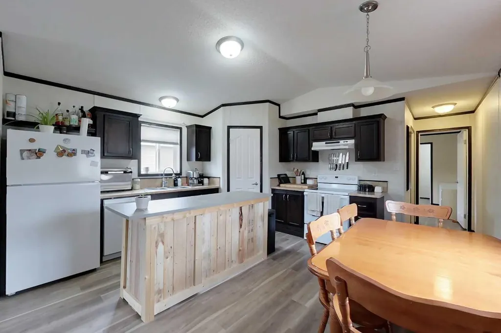 404 6 Avenue NW Slave Lake AB T0G 2A1