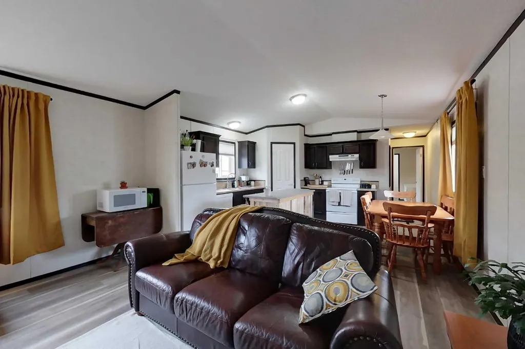 404 6 Avenue NW Slave Lake AB T0G 2A1