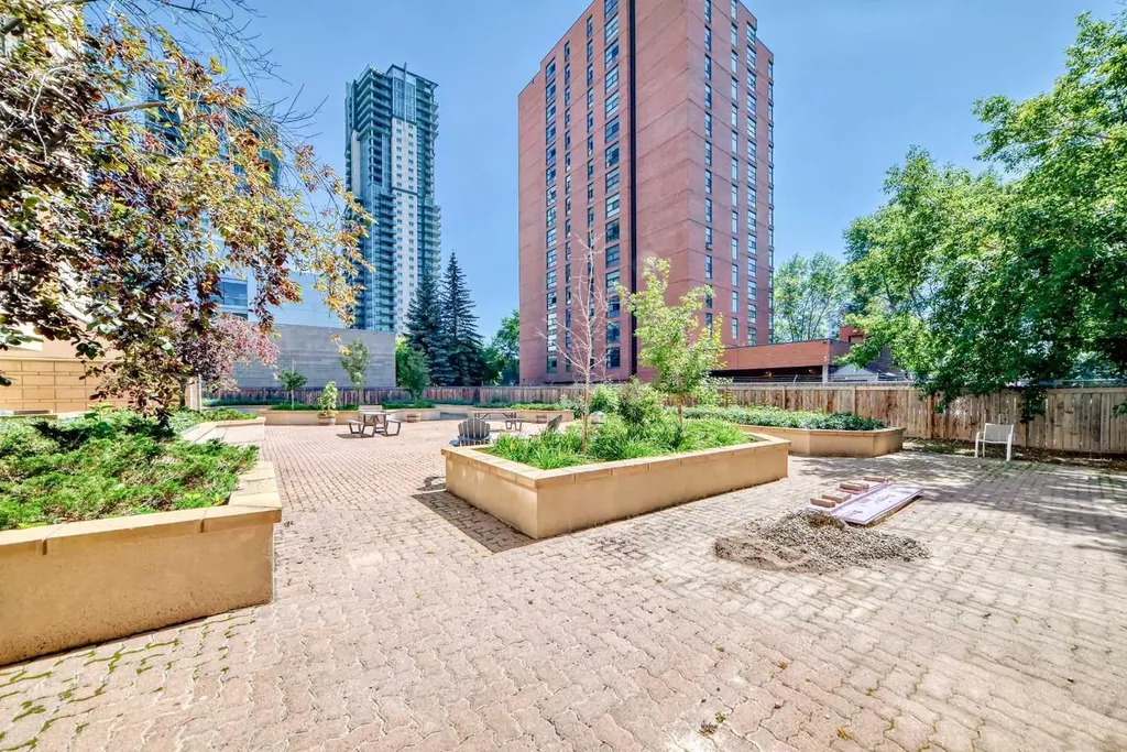 111 14 Avenue SE Calgary AB T2G 1C6