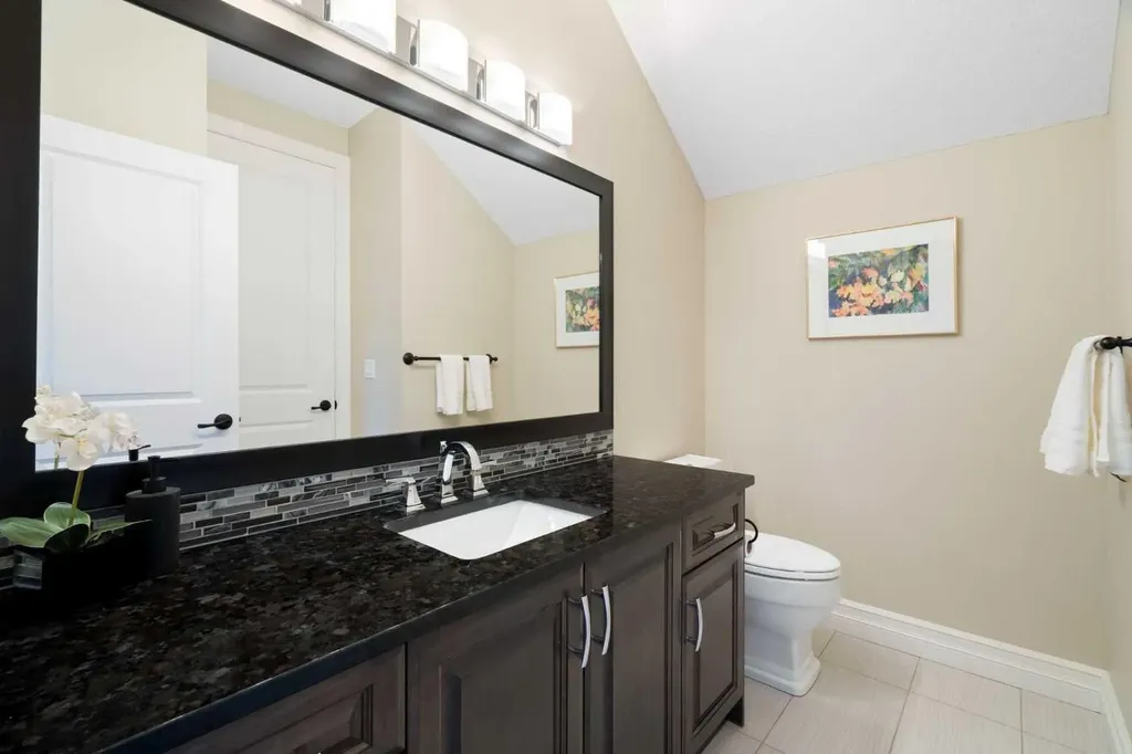 1085 Coopers Drive SW Airdrie AB T4B 0Z8