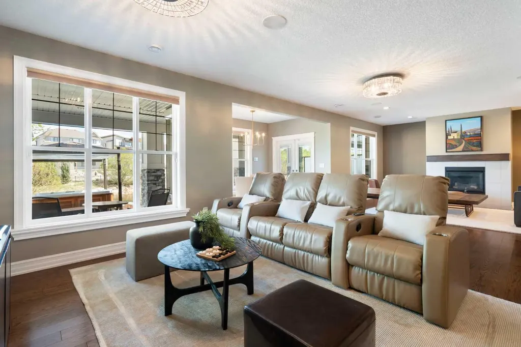 1085 Coopers Drive SW Airdrie AB T4B 0Z8