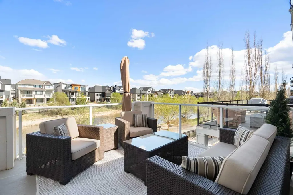 1085 Coopers Drive SW Airdrie AB T4B 0Z8