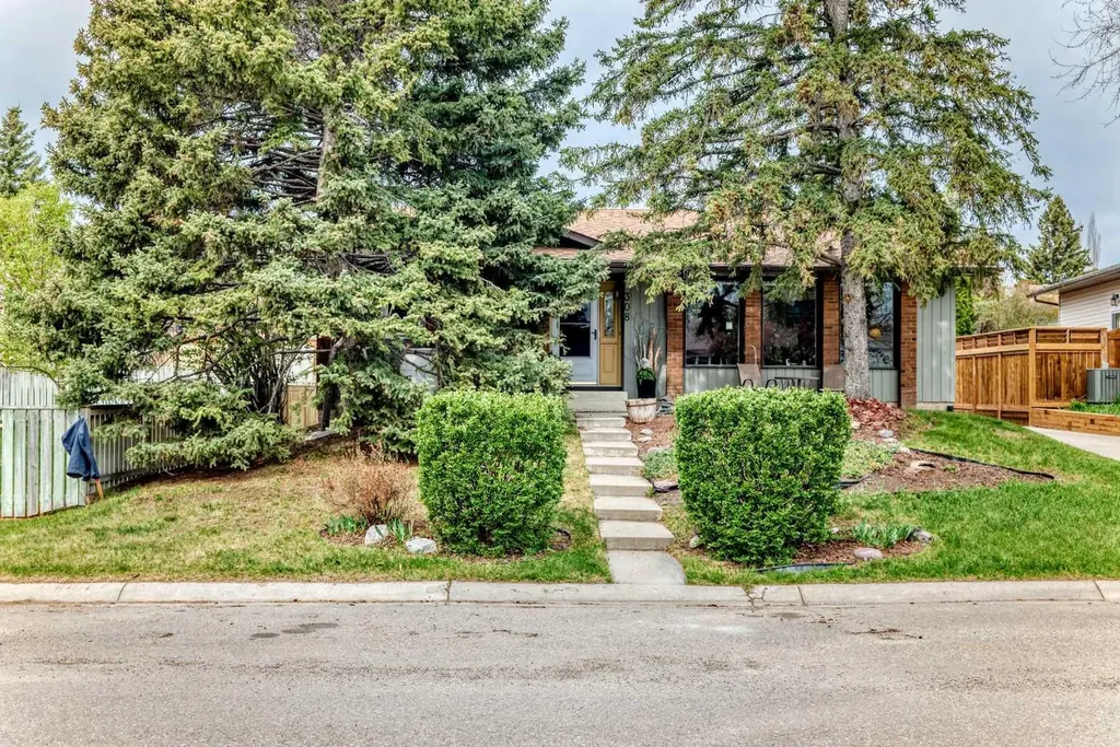 308 Cannington Place SW Calgary AB T2W 1Z9