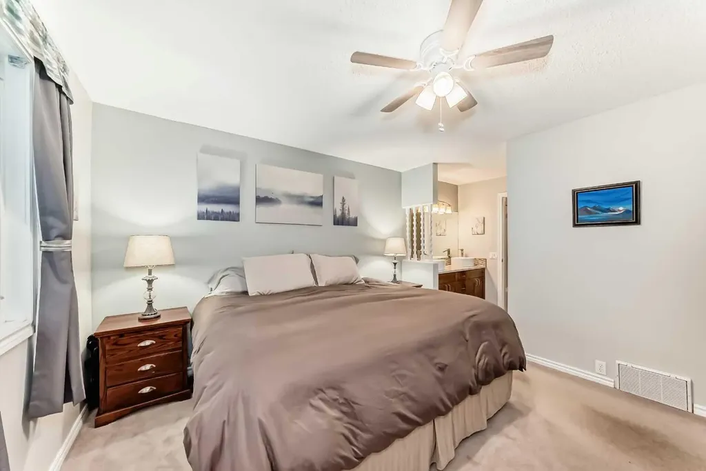 308 Cannington Place SW Calgary AB T2W 1Z9
