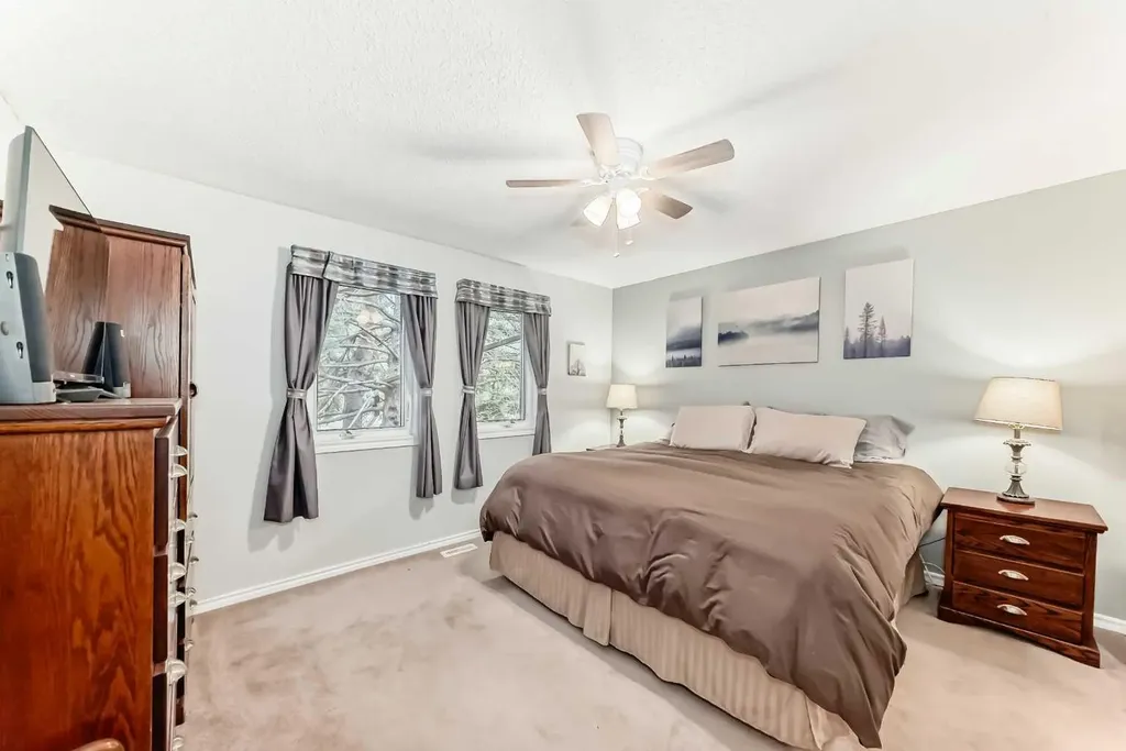 308 Cannington Place SW Calgary AB T2W 1Z9
