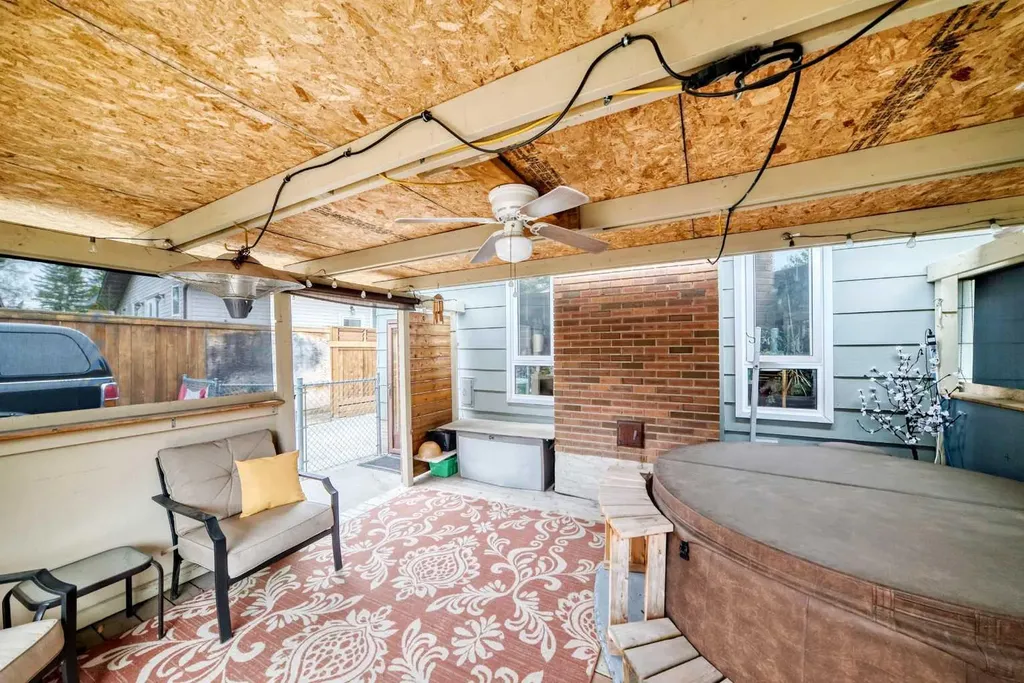 308 Cannington Place SW Calgary AB T2W 1Z9