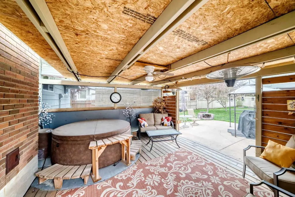 308 Cannington Place SW Calgary AB T2W 1Z9
