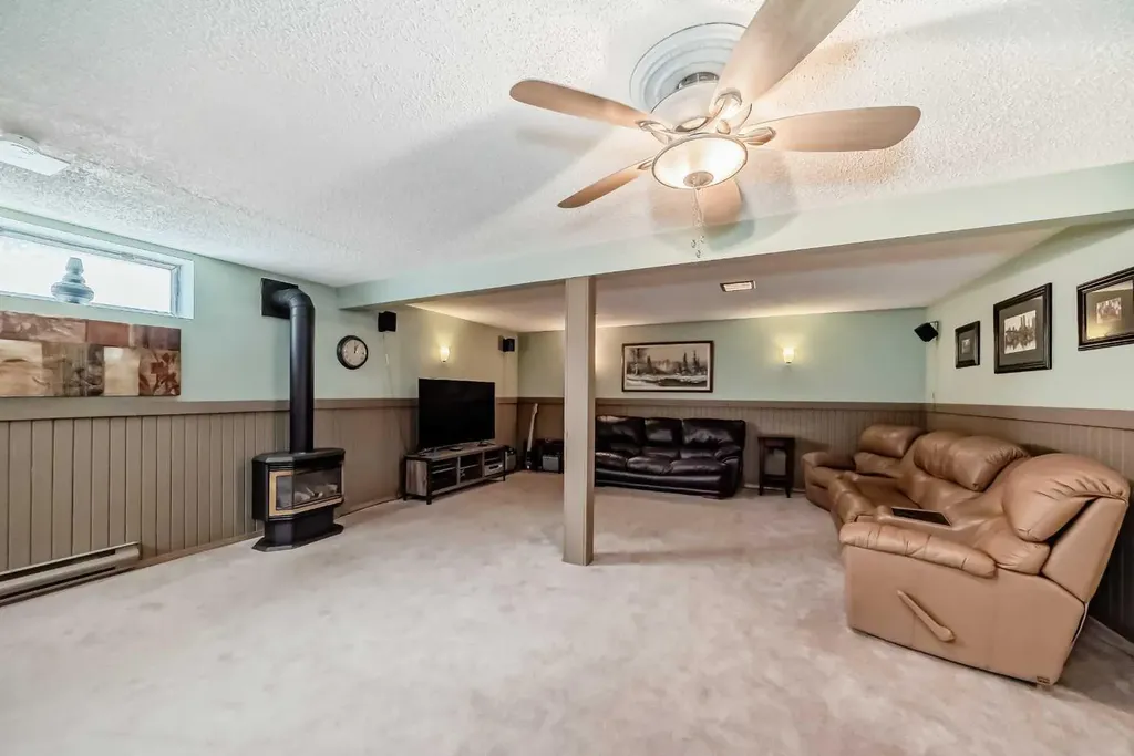 308 Cannington Place SW Calgary AB T2W 1Z9