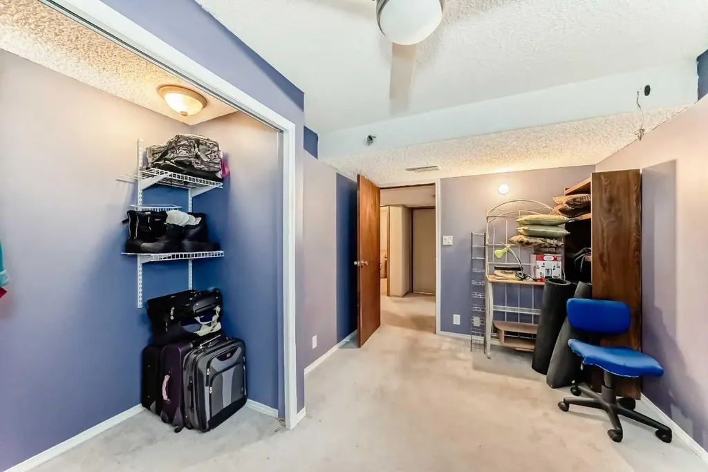 308 Cannington Place SW Calgary AB T2W 1Z9