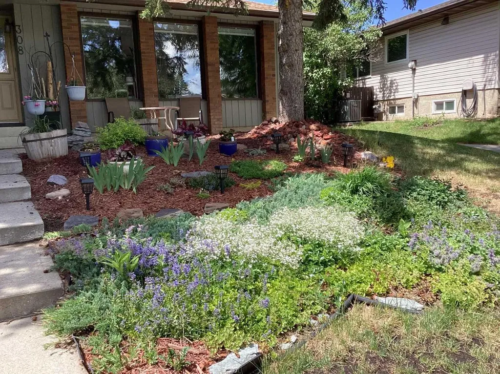 308 Cannington Place SW Calgary AB T2W 1Z9