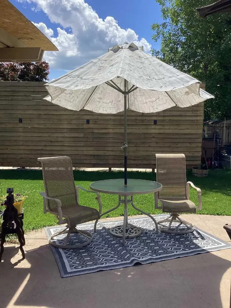308 Cannington Place SW Calgary AB T2W 1Z9