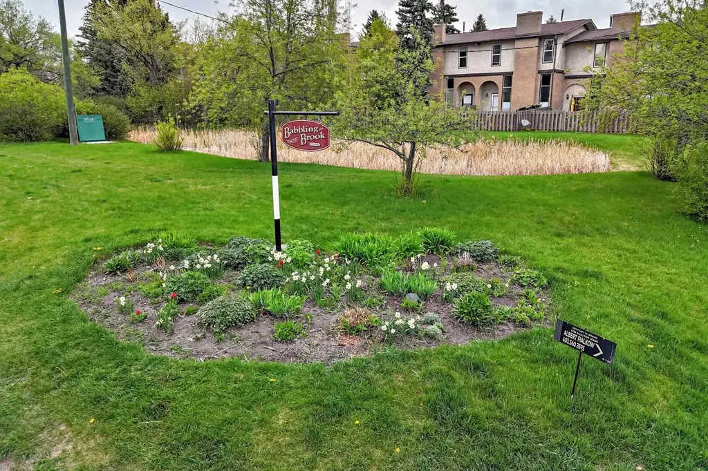 308 Cannington Place SW Calgary AB T2W 1Z9