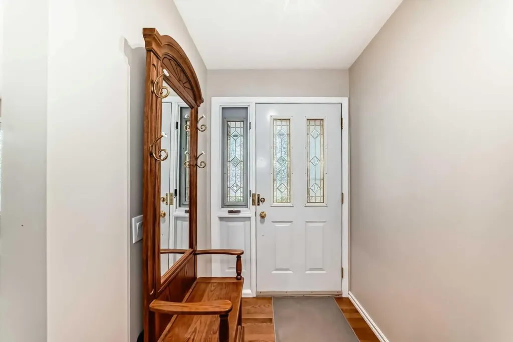 308 Cannington Place SW Calgary AB T2W 1Z9