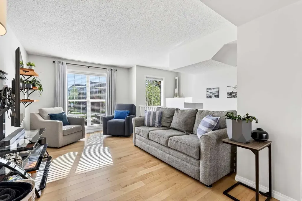 312 New Brighton Villas SE Calgary AB T2Z0E6