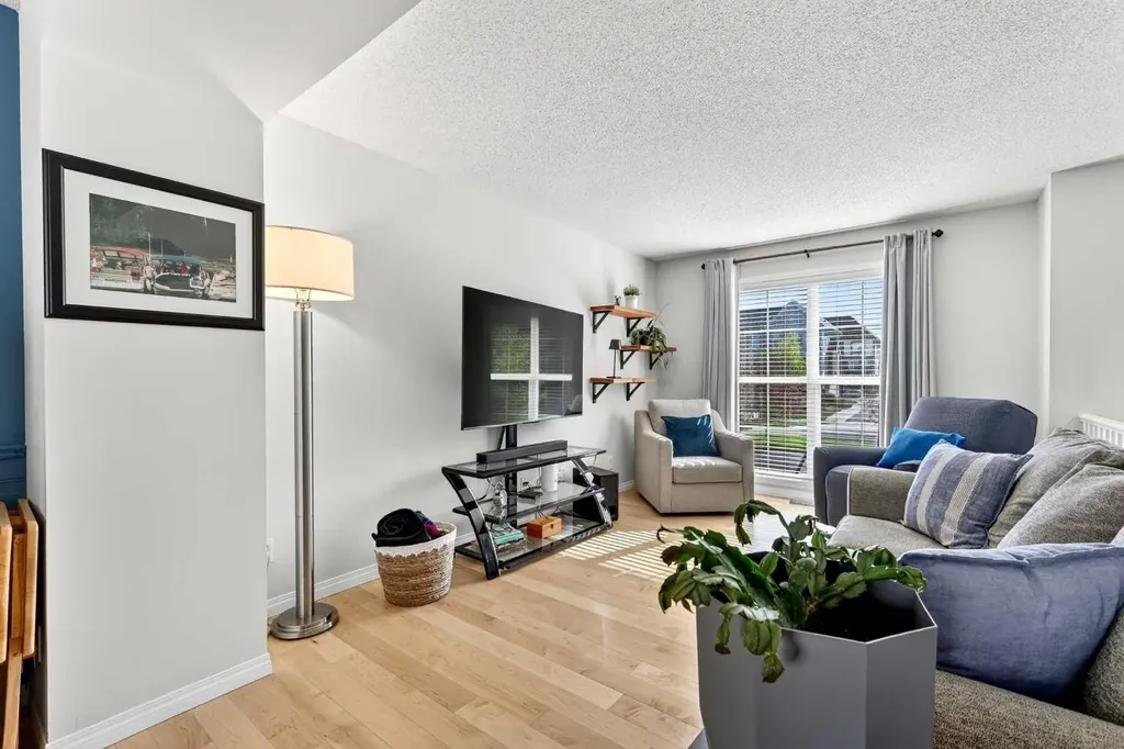 312 New Brighton Villas SE Calgary AB T2Z0E6