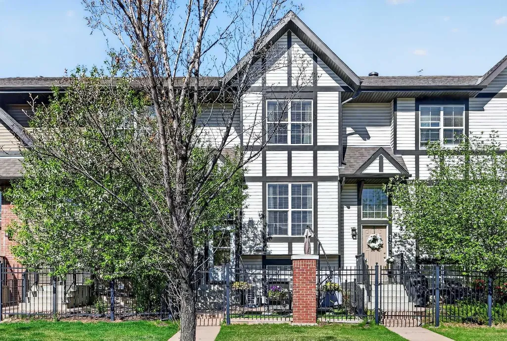 312 New Brighton Villas SE Calgary AB T2Z0E6