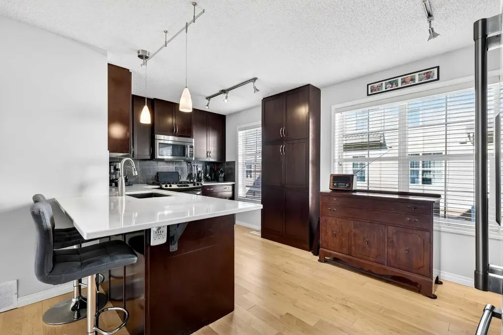 312 New Brighton Villas SE Calgary AB T2Z0E6