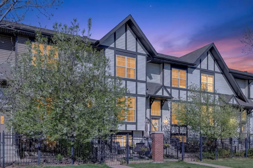 312 New Brighton Villas SE Calgary AB T2Z0E6