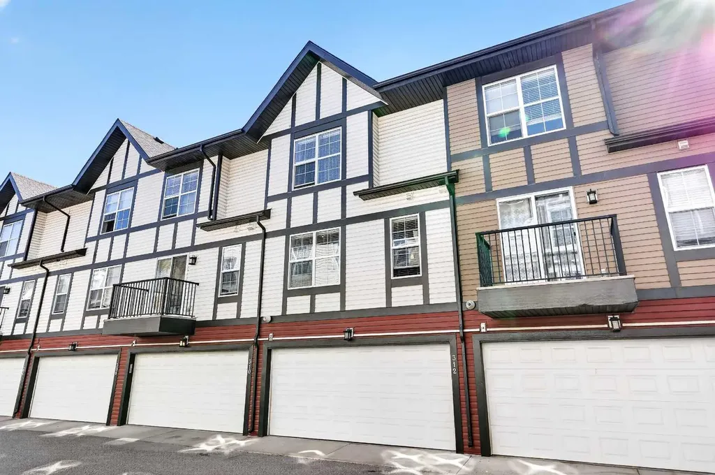 312 New Brighton Villas SE Calgary AB T2Z0E6