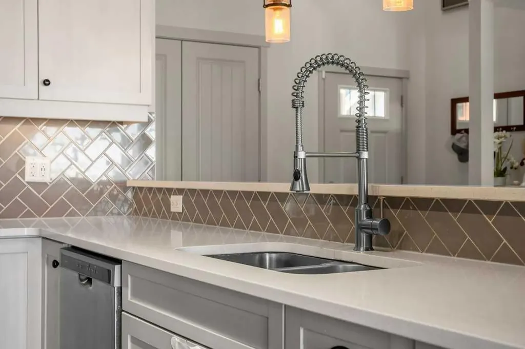 94 Copperpond Street SE Calgary AB T2Z 1J2