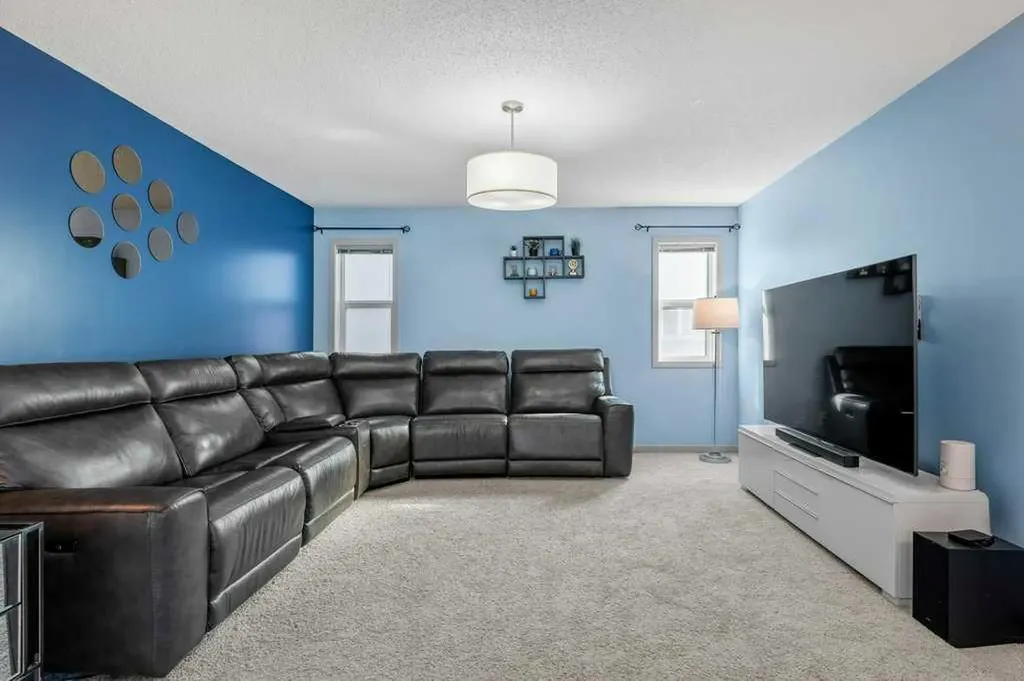 94 Copperpond Street SE Calgary AB T2Z 1J2