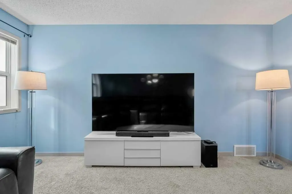 94 Copperpond Street SE Calgary AB T2Z 1J2