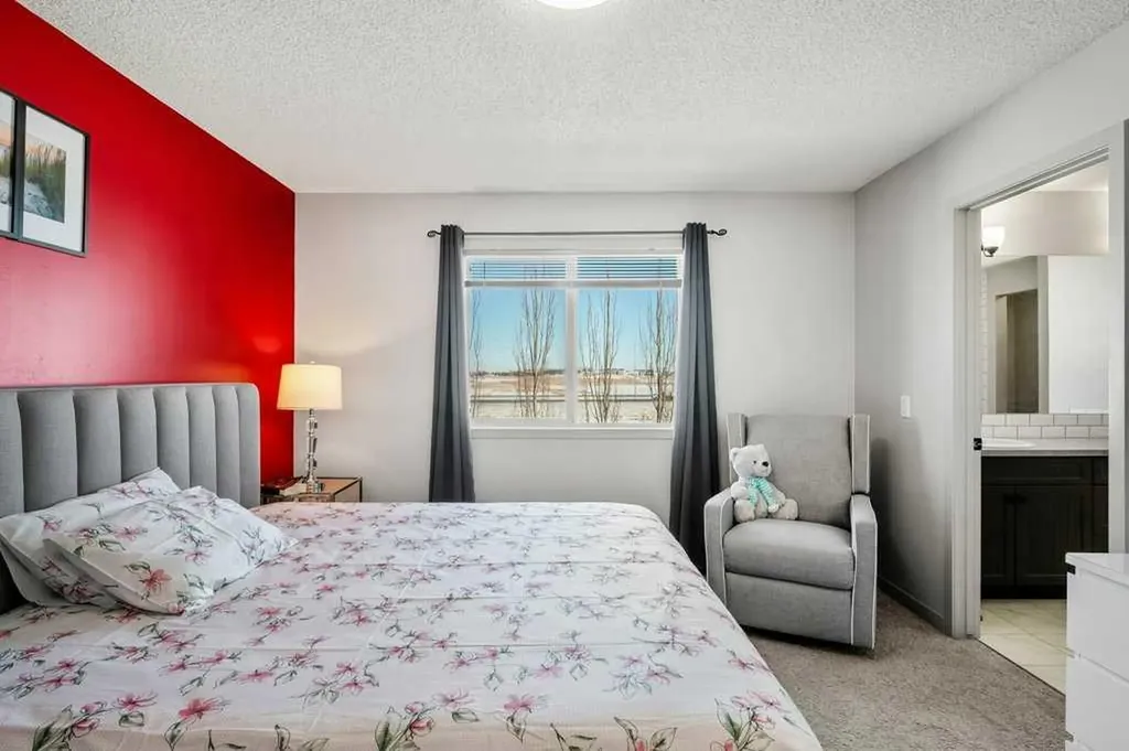 94 Copperpond Street SE Calgary AB T2Z 1J2