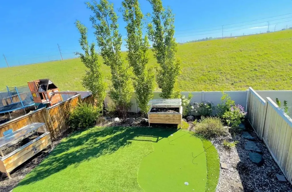 94 Copperpond Street SE Calgary AB T2Z 1J2
